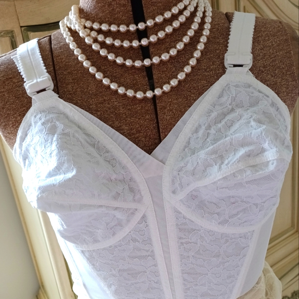 NOS, UNWORN IN ORIGINAL BOX! " PLAYTEX LIVING LONG LINE STRETCH BULLET BRA! 34 C